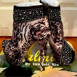 Summer Rio Italiana Fur, Studs, Leather and Tigers. Elegant new boot shoe.